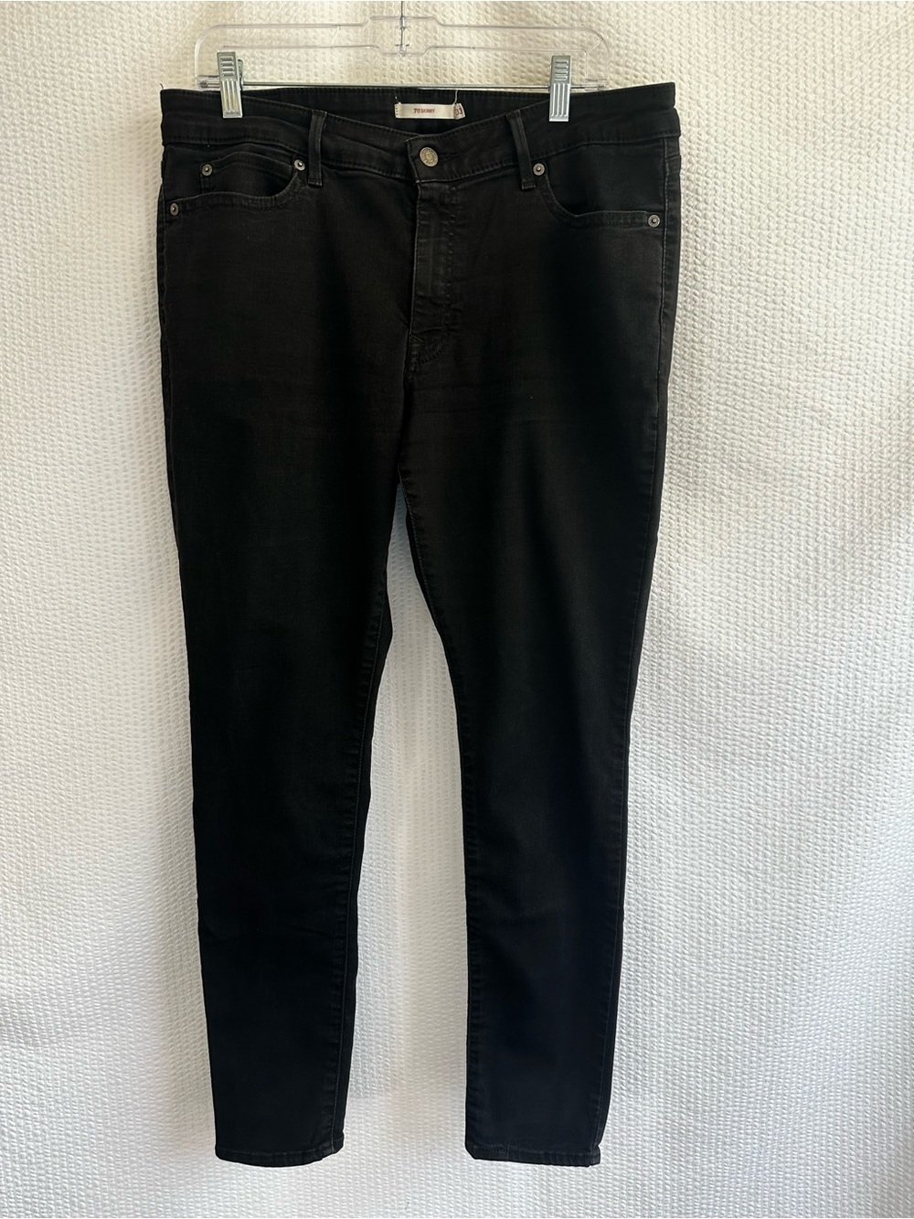 Levi’s 711 Skinny Jeans Black Size 33 Mid Rise Stretch Shaping Slim Denim Pants